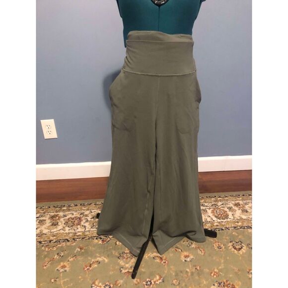 Lululemon Align High-Rise Sage Green Wide Leg Crop 23" Pants, size 10 - Picture 5 of 6